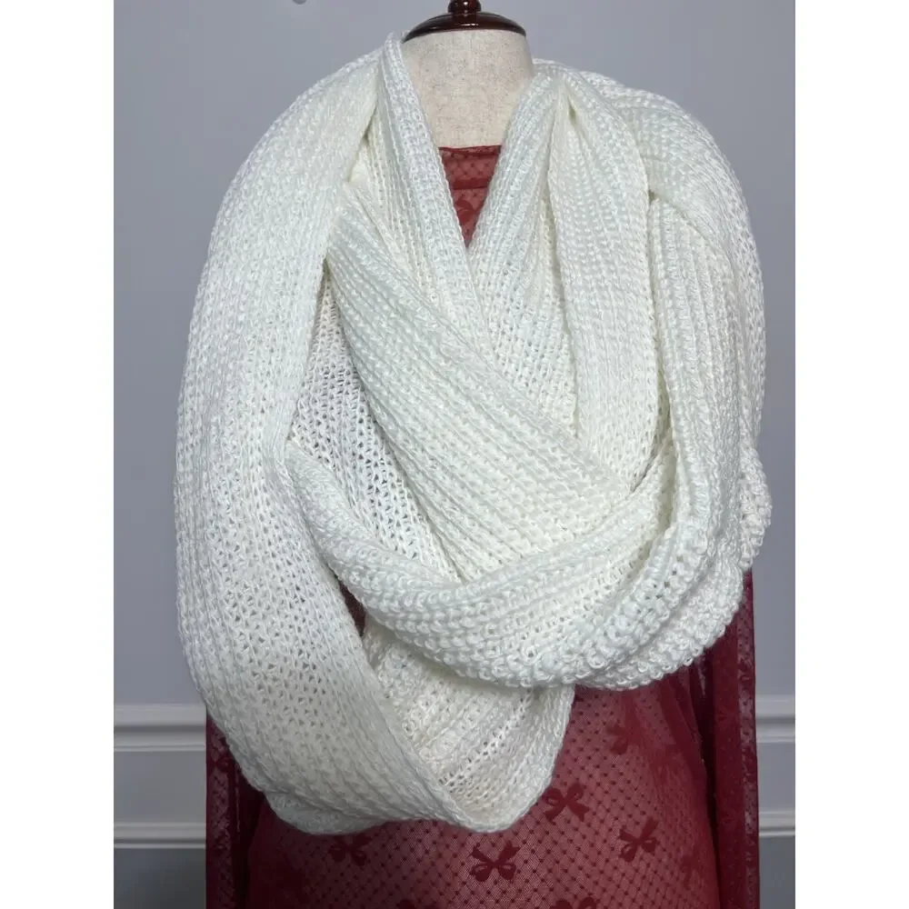 CALVIN‎ KLEIN White Infinity scarf 84